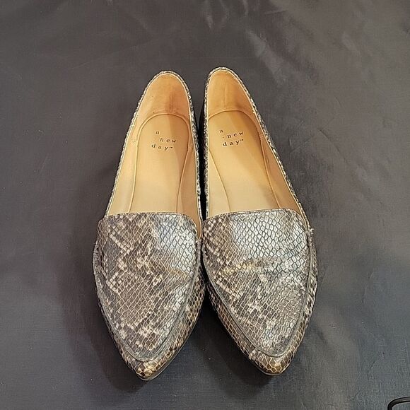 A.NEW DAY SNAKE SKIN POINTED TOE SLIP-ON WOMEN"S FLAT SHOE - Picture 3 of 15